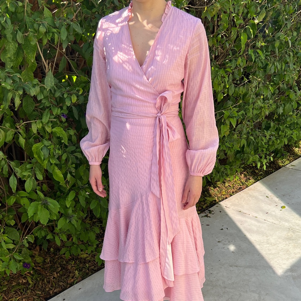 Rachel Parcell Seersucker Long Sleeve True Wrap Dress 
Size: xs